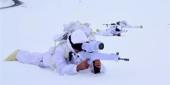 Jöh Birlikleri, 2 Metre Karda Kış Operasyonlarını Sürdürüyor