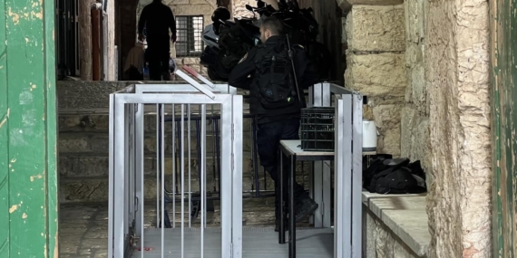 İsrail, Mescid-I Aksa’nın Kapılarına Yerleştirdiği Demir Bariyerlerle Statükoyu Değiştirmek Istiyor
