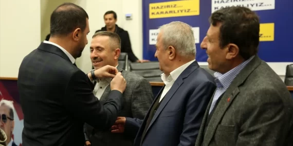 Saadet Partisi’nin Gölbaşı Belediye Başkan Adayı, Ak Parti’ye Katıldı