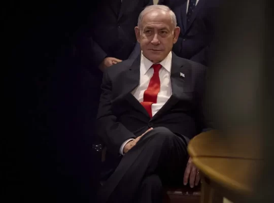 Netanyahu yolsuzluk davasının ertelenmesini talep etti