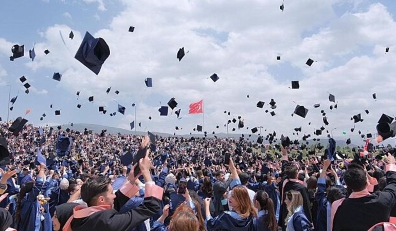 ebyude-mezuniyet-coskusu-20240530-a-w21-9805