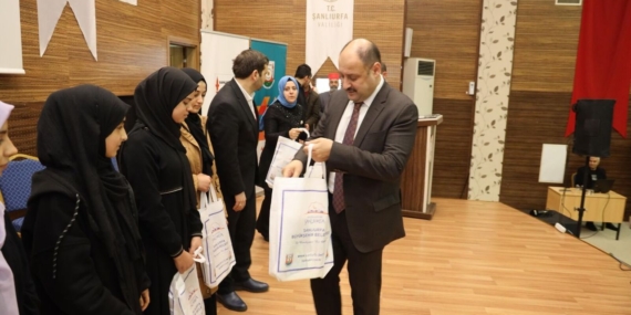 Şanlıurfa’da 350 Hafız Çocuğa Tablet Hediye Edildi