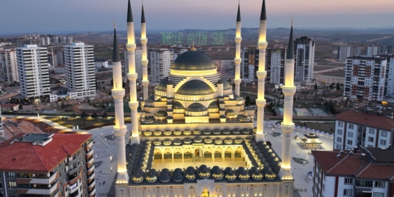 Gaziantep’teki 34 Bin Kişilik Şahinbey Millet Camii Ve Külliyesi Ramazana Hazır