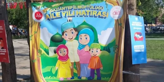 Gaziantep İl Müftülüğü’nün Afişi Tartışma Yarattı: Halk Tv’de Tepkiyle Karşılandı
