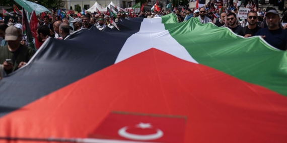 İstanbul’da “Her Adım Gazze Ve Kudüs Için” Yürüyüşü Düzenlendi