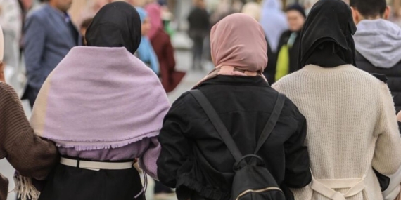 Yeşim Salkım’dan Skandal Sözler: Canlı Yayında Tesettürlü Kadınlara Hakaret Etti