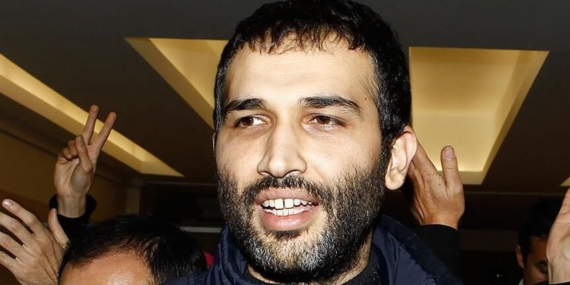 Ti̇p’li Barış Atay’dan Leman Dergisi Skandalına Provokatif Yanıt: Biz Bunları Madımak Katliamı’ndan Biliriz