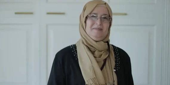 Feminist Yazar Berrin Sönmez: Başörtümü Çıkarıyorum!