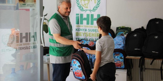 İhh’nın “Bir Kırtasiye Bin Mutluluk” Projesi Sürüyor
