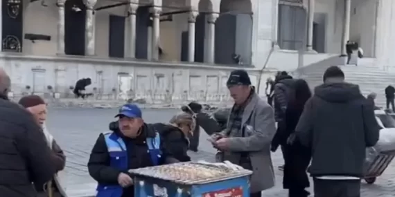 İstanbul Valiliği: Cami Girişlerinde Piyango Satışına Yasak!