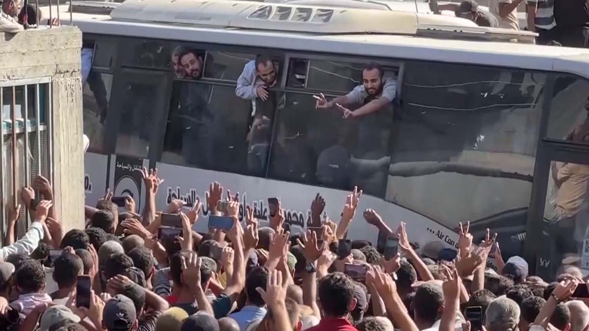 Özgürlüğüne kavuşan Gazzeliler yıkıntılarla karşılaştı