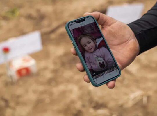 Lübnan'da İsrail saldırıları onlarca çocuğu hayattan kopardı