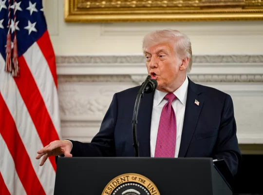 ABD ve İran hattında kritik eşik: Trump ateşkesi uzattı, liman ablukası sürüyor