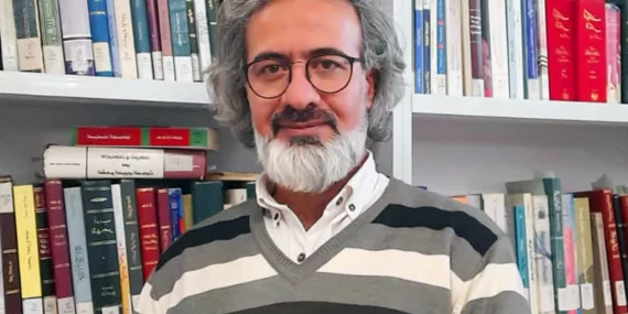 Azim Tahmasbi: İran romanı sansüre karşı yumuşak bir kalkan
