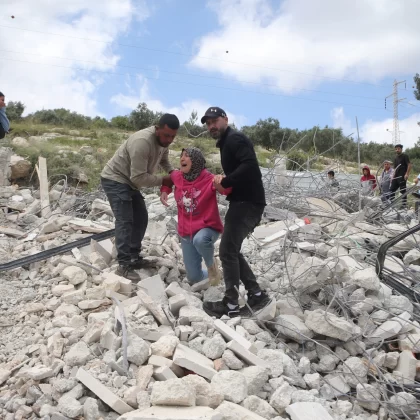 Batı Şeria'da eğitim hedefte: Bir çocuk öldü, bir okul yıkıldı