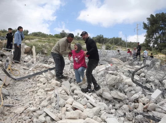 Batı Şeria'da eğitim hedefte: Bir çocuk öldü, bir okul yıkıldı