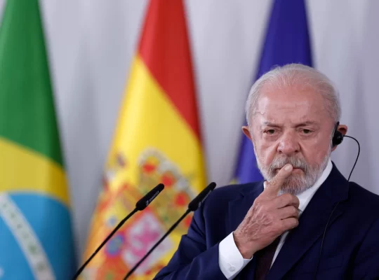 Brezilya lideri Lula: Dünya bir başkanın tweetlerine rehin kalamaz