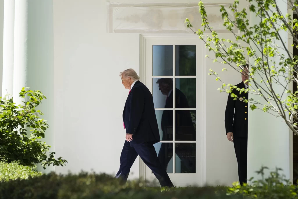Cumhuriyetçiler ara seçimde Trump’tan uzaklaşıyor
