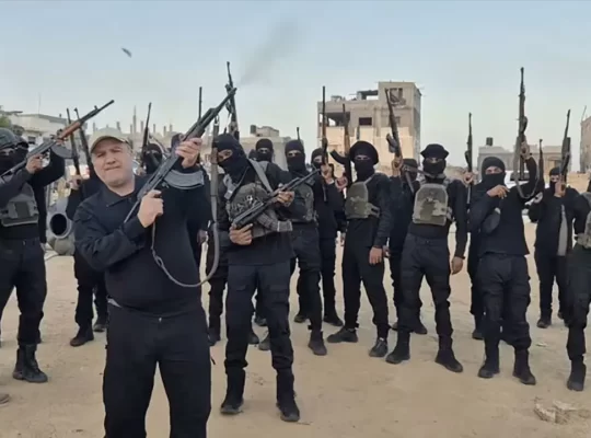 Gazze'de silahlı çeteler 25 sivili kaçırdı