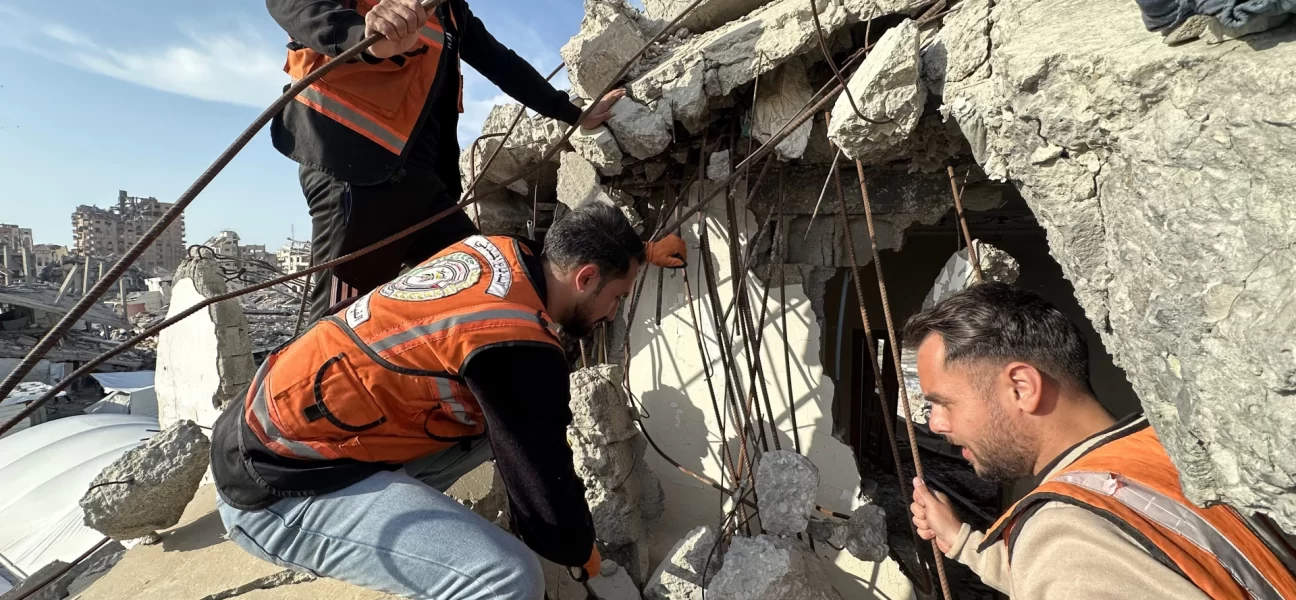 Gazze Sivil Savunma ekiplerinin tanıklığı: Enkazdaki feryatlar
