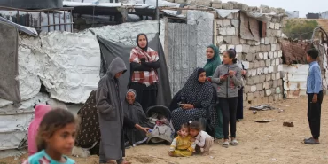 Gazze'de ateşkes ihlali: Okulda sığınan 10 yaşındaki çocuk başından vuruldu