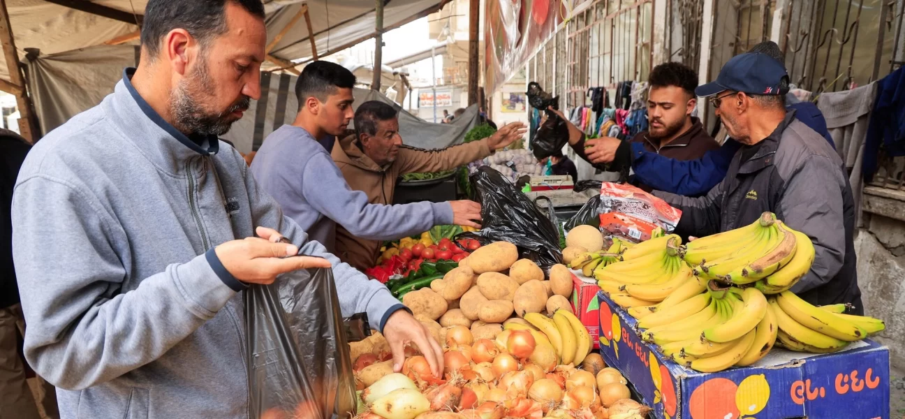 Gazze'de gıda fiyatları fırladı: Pazar yerleri cep yakıyor
