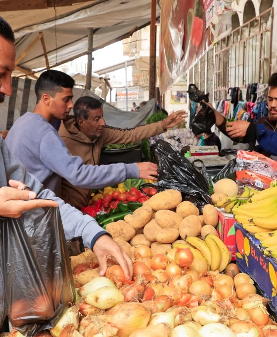 Gazze'de gıda fiyatları fırladı: Pazar yerleri cep yakıyor