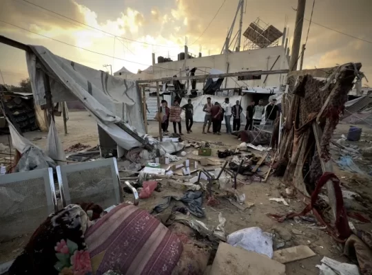 Gazze'de sığınmacı çadırı hedef alındı: Ölü ve yaralılar var