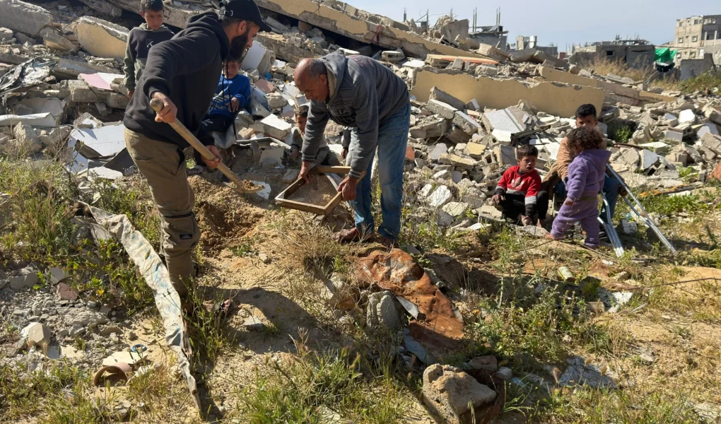 Gazzeli şehitlerin naaşları molozlar arasında kayboluyor