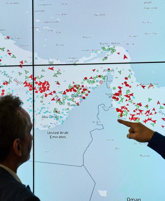 Hürmüz Boğazı açıldı ancak gemiler geçişte tereddütlü