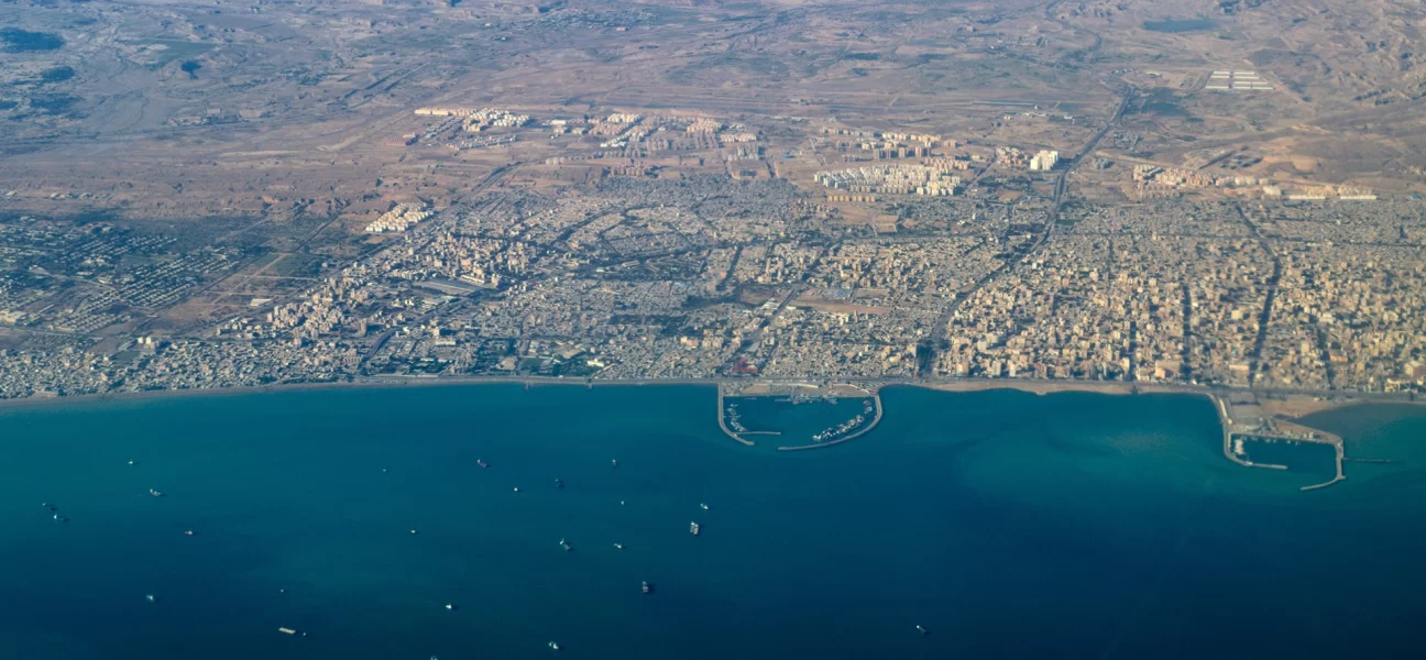 Hürmüz Boğazı tamamen açıldı: Petrol fiyatları çakıldı
