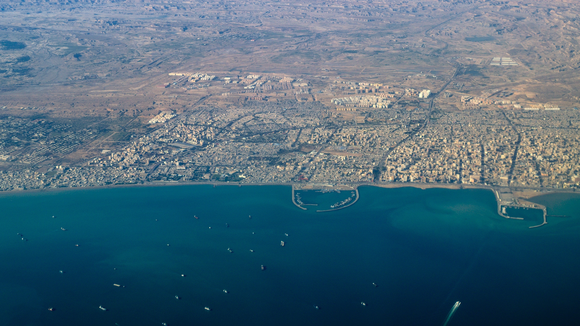 Hürmüz Boğazı tamamen açıldı: Petrol fiyatları çakıldı