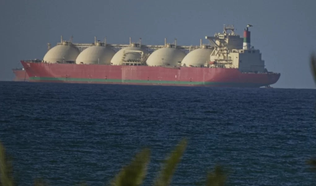 Hürmüz Boğazı'nda ilk gün: 10 gemi geçiş yaptı