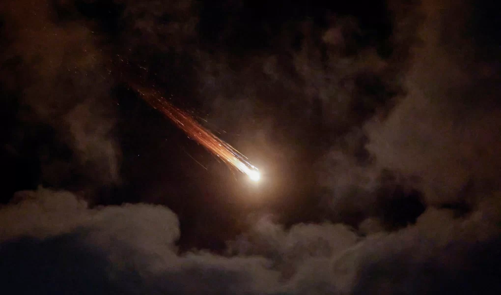 İran ateşkesin ardından İsrail'i vurdu