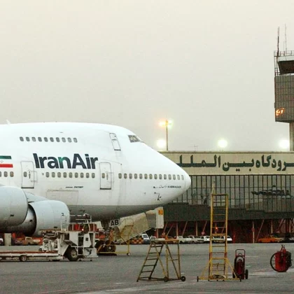 İran hava sahasını sivil uçuşlara kısmen açıyor