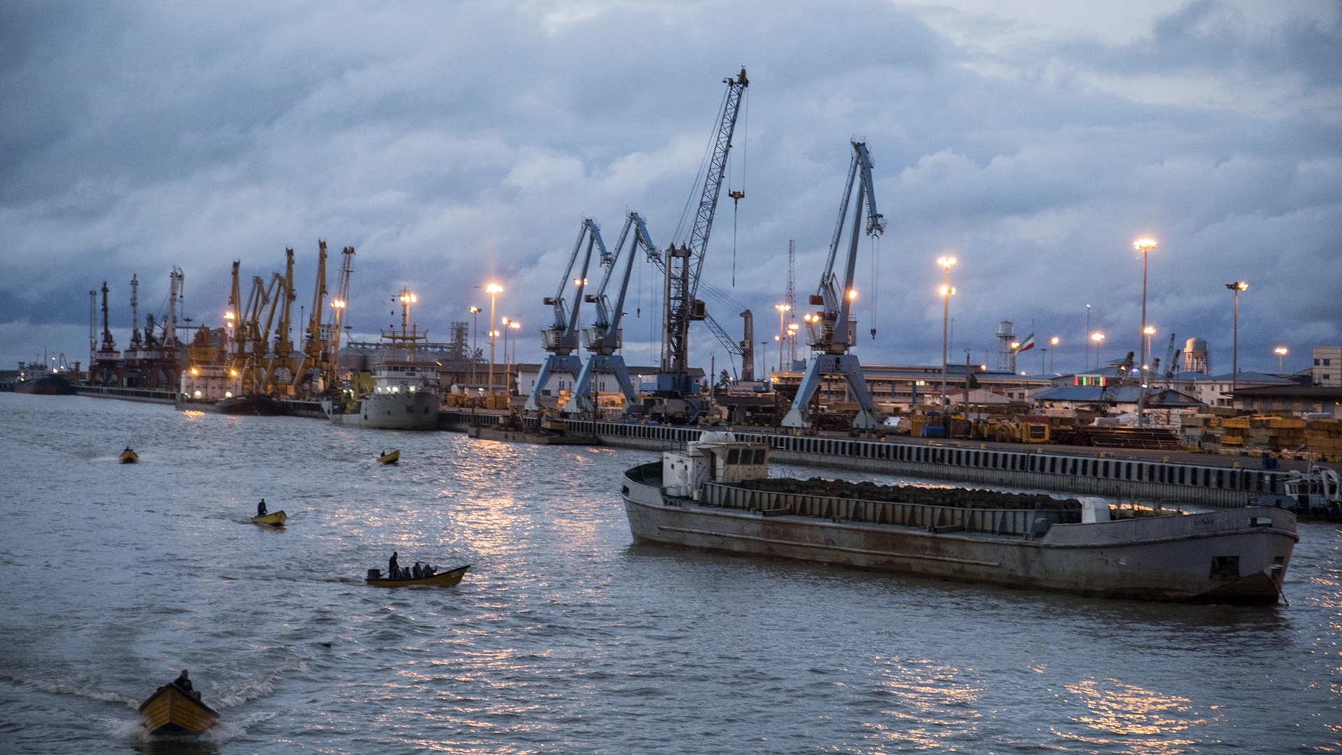 İran limanlarında büyük tıkanıklık: Günlük fatura 400 milyon dolar
