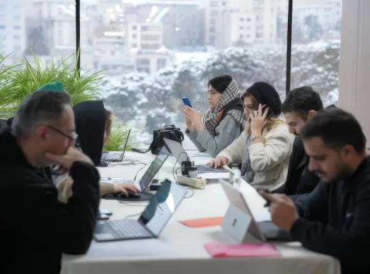 İran'da "beyaz hat" dönemi: Seçilmiş zümreye internet