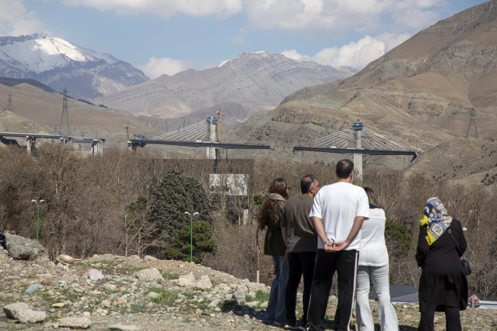 İran'ın ulaşım ağındaki stratejik düğümler vuruldu