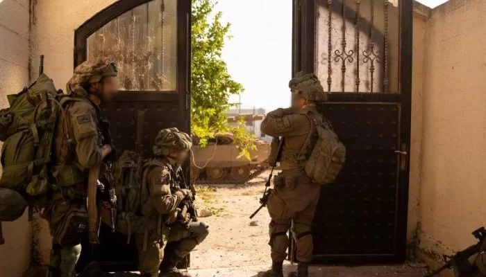 İsrail güçlerinden El Halil'de baskın: Sivil binalara el konuldu