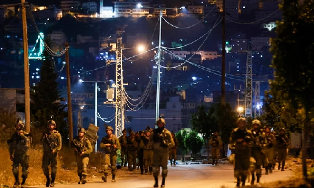 İsrail ordusu el-Bire kentinde baskın düzenledi