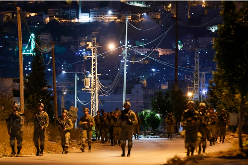 İsrail ordusu el-Bire kentinde baskın düzenledi