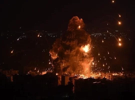 İsrail'den Güney Lübnan'a ağır hava saldırısı