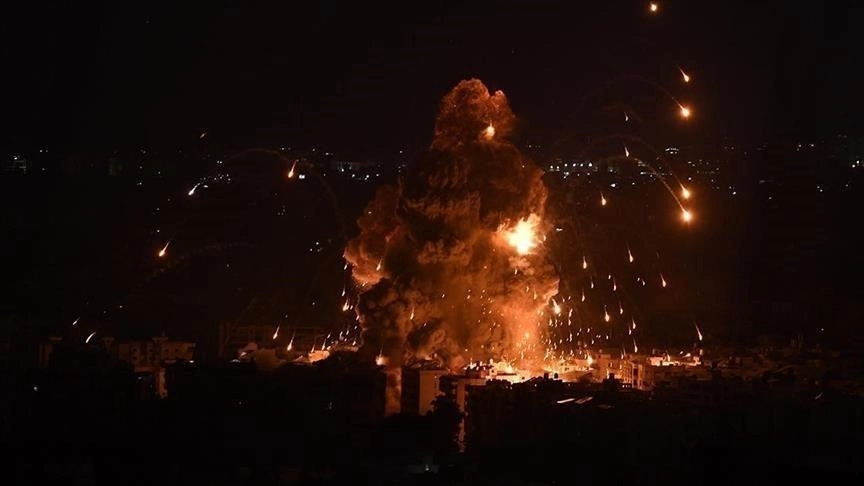 İsrail'den Güney Lübnan'a ağır hava saldırısı