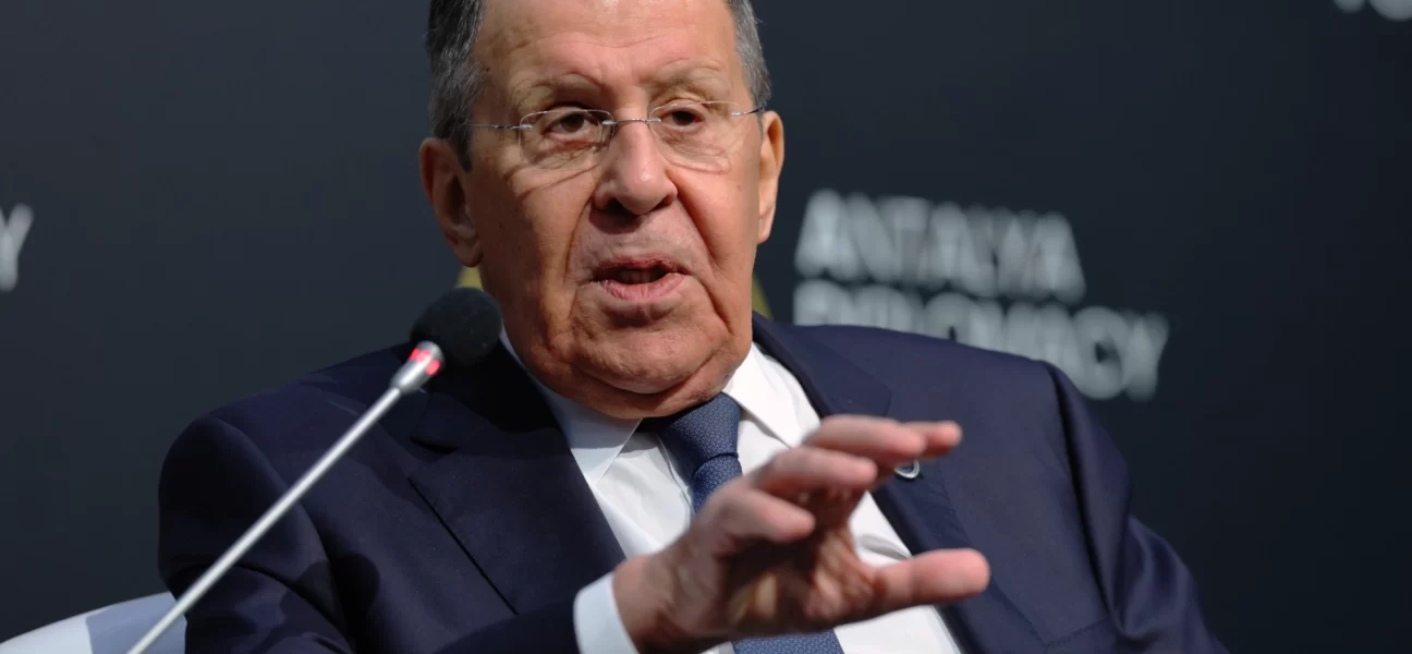 Lavrov: Körfez'deki savaşın asıl hedefi petrol