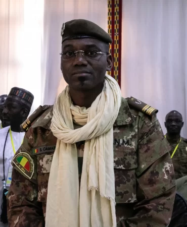 Mali'de darbe üstüne darbe: Savunma Bakanı öldürüldü