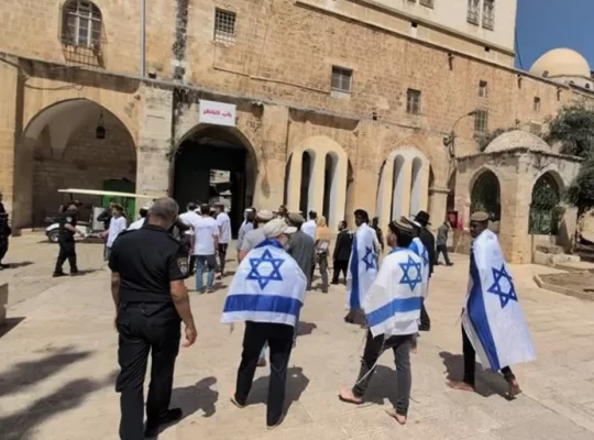 Mescid-i Aksa'da bayrak provokasyonu uyarısı