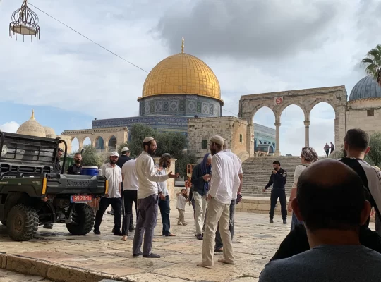 Mescid-i Aksa'da provokasyon: 'Destansı Secde' baskını