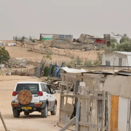 Necef çölünde yıkım: Bedevi köyleri tahliye kıskacında