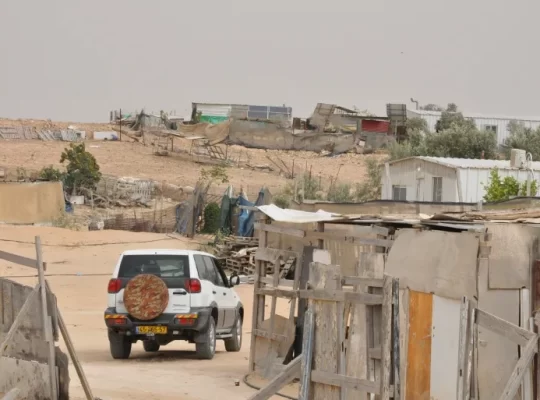 Necef çölünde yıkım: Bedevi köyleri tahliye kıskacında