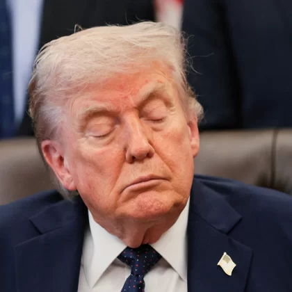 Trump basınla yüzleşiyor: Komedyen yerine sihirbaz